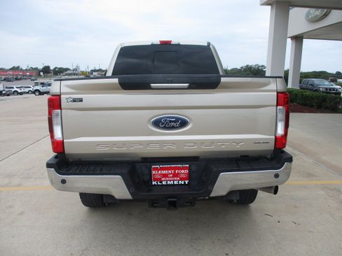 Used 2017 Ford F250 Lariat w/ Lariat Value Package image 8
