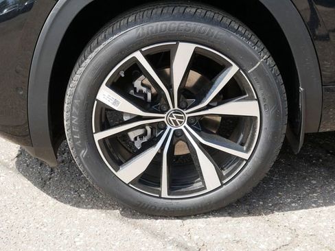 New 2026 Volkswagen Atlas Cross Sport SEL Premium R-Line AWD/4WD image 5