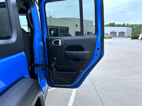 Used 2023 Jeep Wrangler Unlimited Sport AWD/4WD image 17