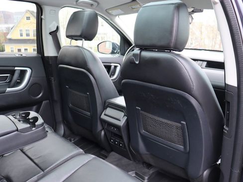 Used 2019 Land Rover Discovery Sport HSE image 18