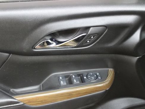Used 2017 GMC Acadia SLE AWD/4WD image 13