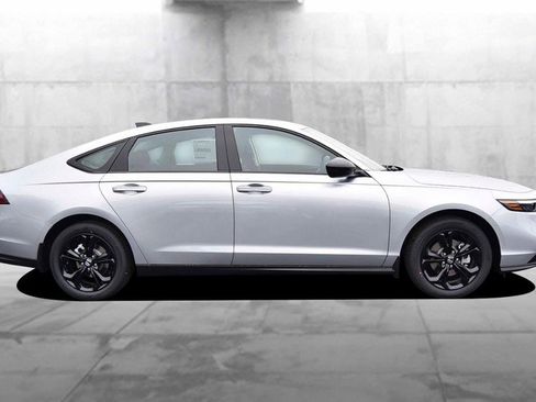 New 2025 Honda Accord SE image 5