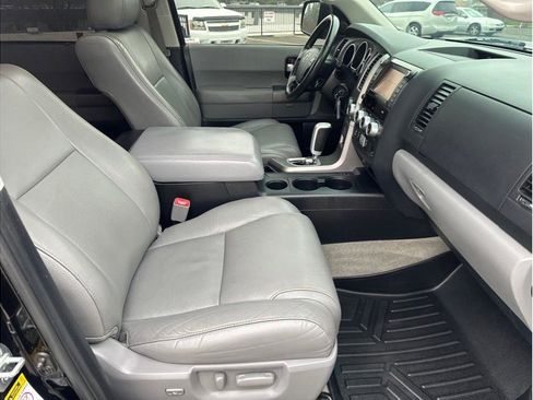Used 2011 Toyota Sequoia Limited image 32