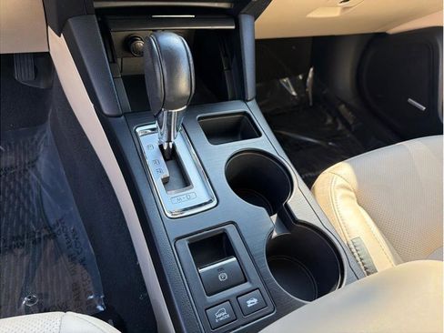 Used 2017 Subaru Outback 2.5i Limited w/ Popular Package #5 image 18