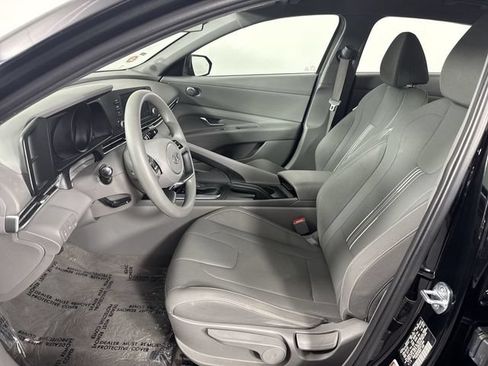 Used 2023 Hyundai Elantra SEL FWD image 18