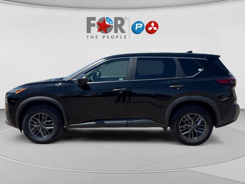 Used 2023 Nissan Rogue S FWD image 2