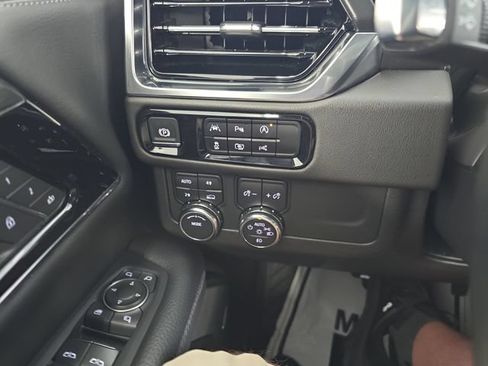 Certified 2025 GMC Yukon Denali AWD/4WD image 20