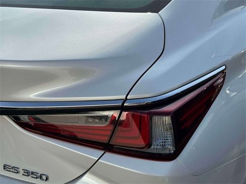 Used 2023 Lexus ES 350 w/ Premium Package image 11