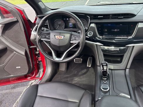 Used 2023 Cadillac XT6 Sport w/ Technology Package AWD/4WD image 35