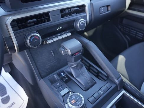 Used 2024 Toyota Tacoma TRD Off-Road image 27