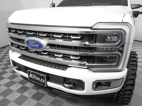 Used 2024 Ford F250 Platinum w/ FX4 Off-Road Package AWD/4WD image 31