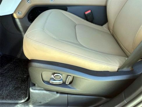 New 2025 Land Rover Defender 130 X-Dynamic SE image 20