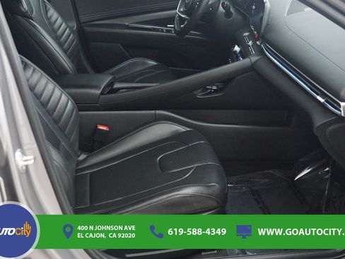 Used 2024 Hyundai Elantra Limited FWD image 8