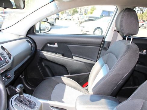 Used 2016 Kia Sportage LX image 14