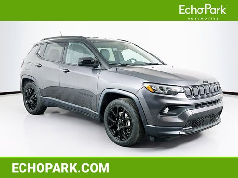 Used 2022 Jeep Compass Altitude w/ Convenience Group image 1