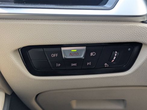 Used 2019 BMW 330i Sedan w/ Convenience Package RWD image 20