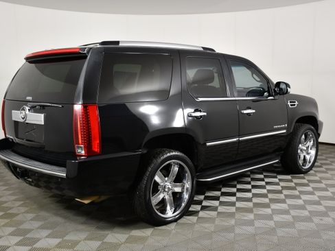 Used 2007 Cadillac Escalade AWD w/ Information Package image 6