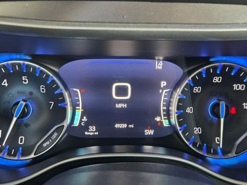 Certified 2024 Chrysler Pacifica Touring-L image 25