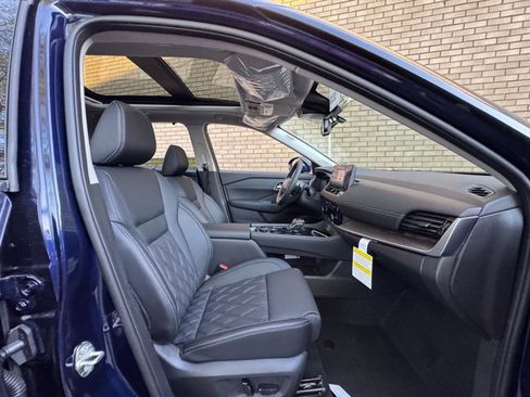 New 2026 Nissan Rogue Platinum AWD/4WD image 15