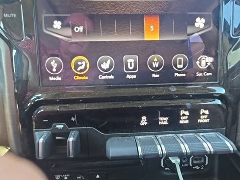 Used 2019 RAM 1500 Limited AWD/4WD image 20