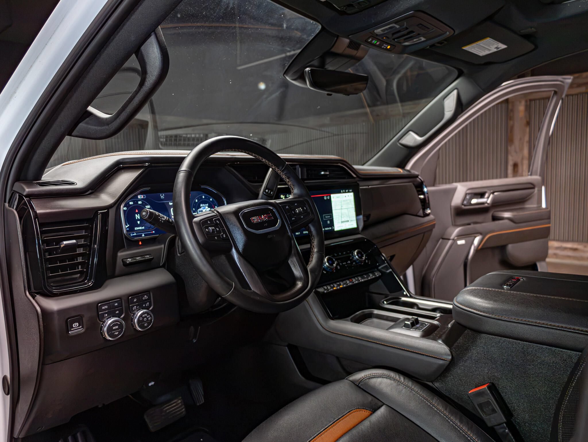Used 2025 GMC Sierra 3500 AT4 w/ Technology Package AWD/4WD image 16