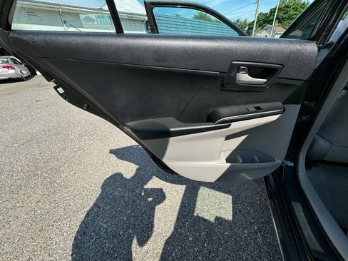 Used 2012 Toyota Camry LE image 14