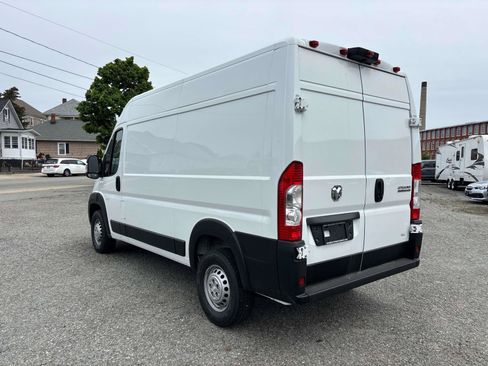 Used 2025 RAM ProMaster 2500 w/ Convenience Group FWD image 6