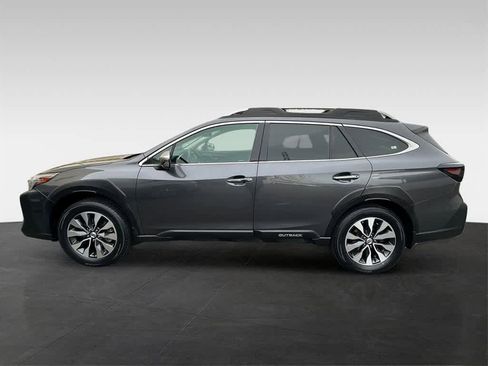 Used 2023 Subaru Outback Touring image 3