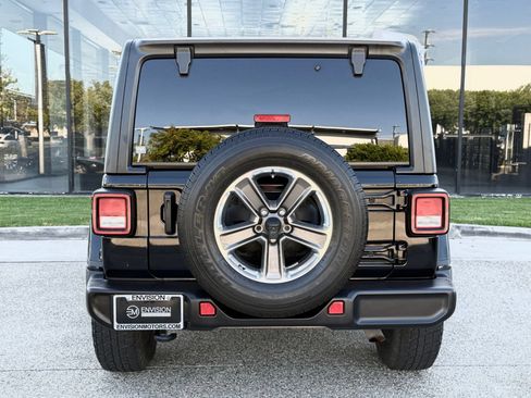 Used 2021 Jeep Wrangler Unlimited Sahara AWD/4WD image 13