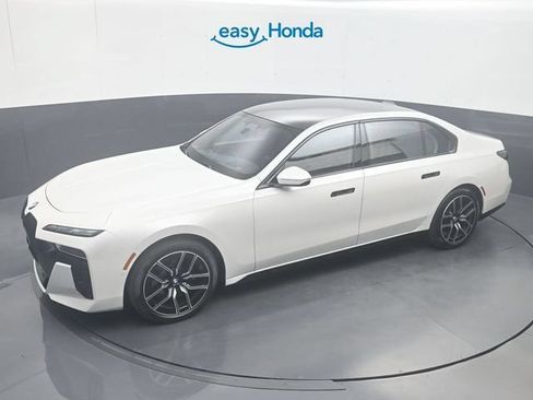Used 2023 BMW 740i w/ Executive Package RWD image 22