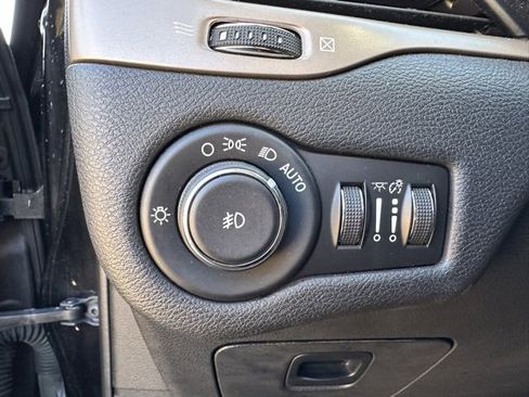 Used 2017 Jeep Cherokee High Altitude w/ Technology Group image 30