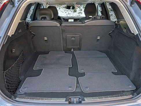 Certified 2022 Volvo XC60 B5 Inscription w/ Advanced Package image 31