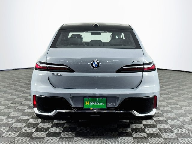Used 2026 BMW 740i RWD image 7