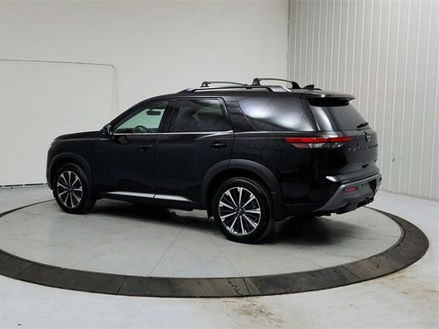 New 2026 Nissan Pathfinder Platinum image 5