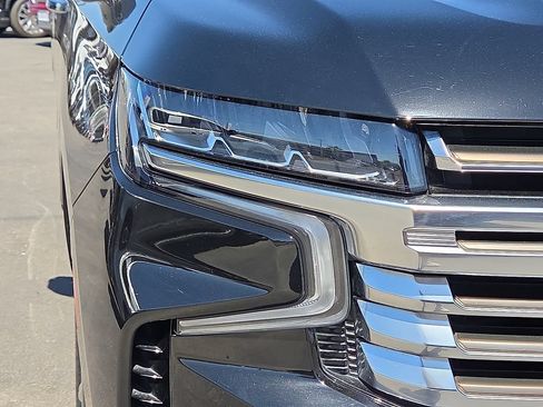Used 2024 Chevrolet Tahoe High Country AWD/4WD image 7