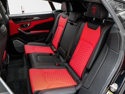 Used 2022 Lamborghini Urus image 38