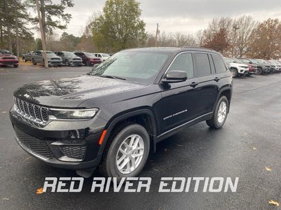 New 2025 Jeep Grand Cherokee Laredo X w/ Trailer Tow Package