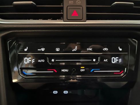 New 2026 Volkswagen Taos SE AWD/4WD image 17