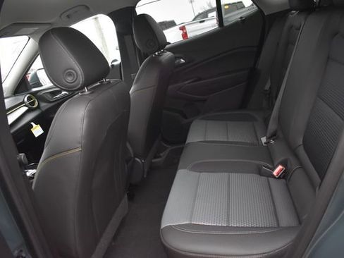 New 2026 Chevrolet Trax LT w/ LPO, Blackout Package image 18