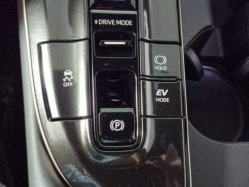 New 2026 Toyota Crown Signia AWD/4WD image 19