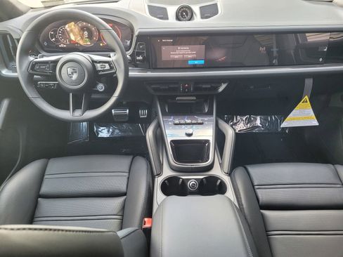 New 2025 Porsche Cayenne Turbo AWD/4WD image 13