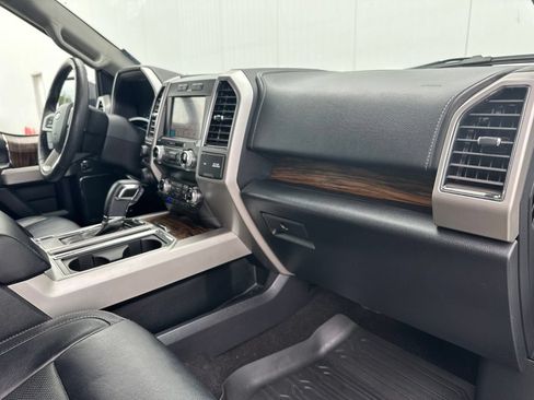 Used 2019 Ford F150 Lariat w/ Equipment Group 502A Luxury AWD/4WD image 30