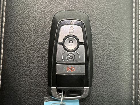 Used 2022 Ford Escape SE w/ Cold Weather Package image 10