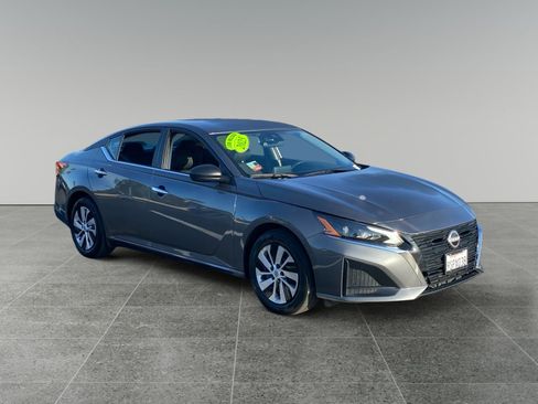 Used 2025 Nissan Altima 2.5 S FWD image 7