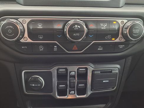 Used 2021 Jeep Gladiator Sport image 9