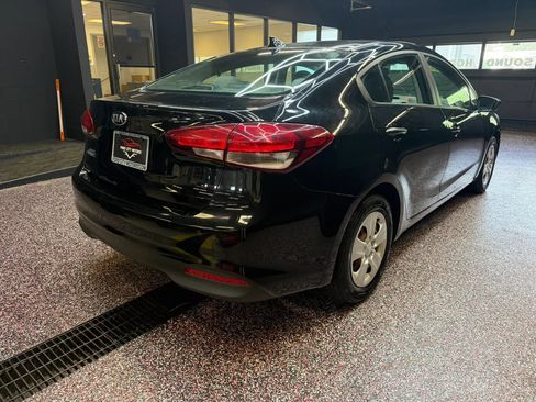 Used 2017 Kia Forte LX FWD image 7