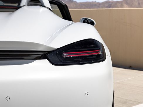 Used 2021 Porsche 718 Boxster Spyder RWD image 35