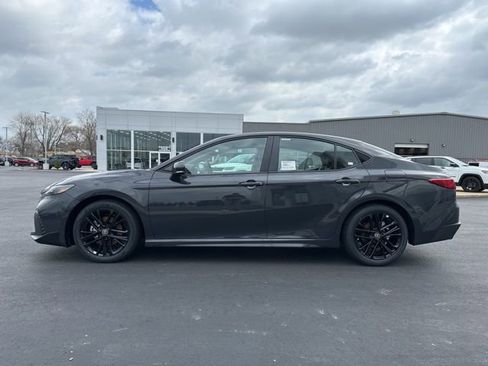 New 2026 Toyota Camry SE image 4