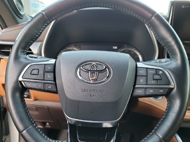 Used 2021 Toyota Highlander Platinum FWD image 20