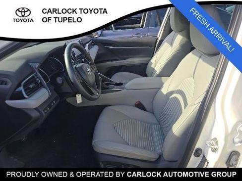 Used 2024 Toyota Camry SE image 6